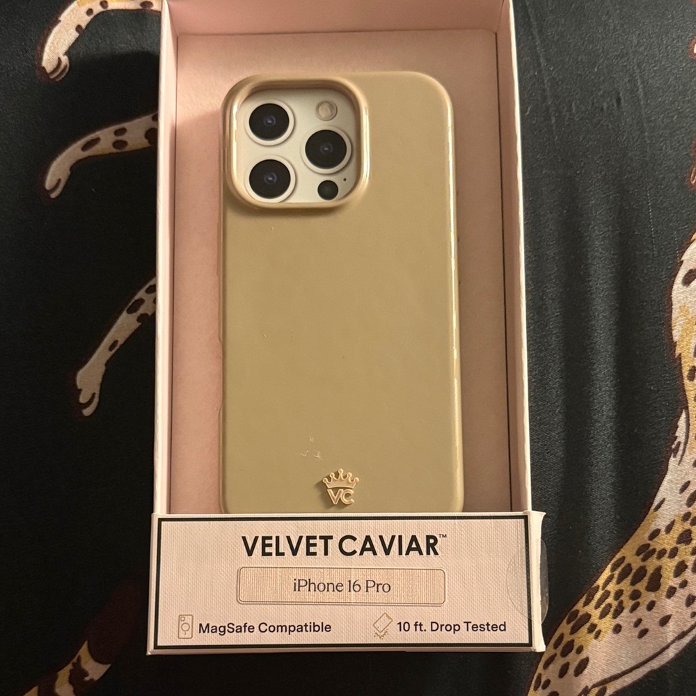 Velvet Caviar iPhone 16 Pro Case - Tan
